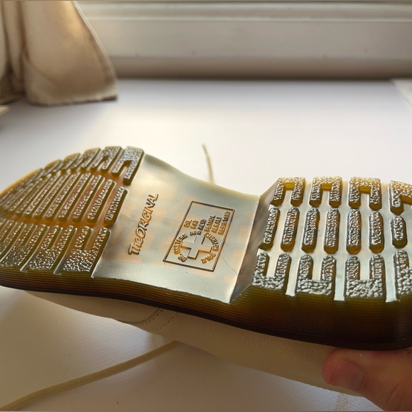 Dr. Martens 1461 Virginia Soft Leather Shoes Women's Size 9 Pastel Yellow - Picture 13 of 14